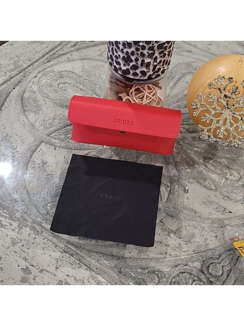 𝅺guess New Glasses Case with Cloth